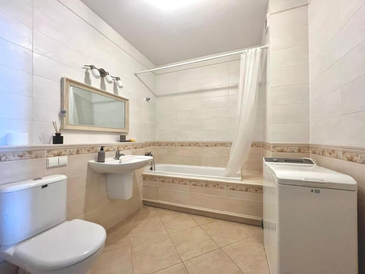 Apartment On Avenue Taikos 120 C Klaipėda Eksteriør bilde